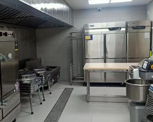 開(kāi)飯店廚房設(shè)備中的炒爐選擇指南